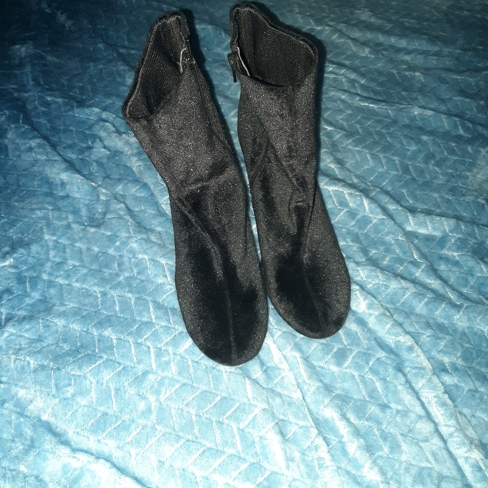 Black boot heels